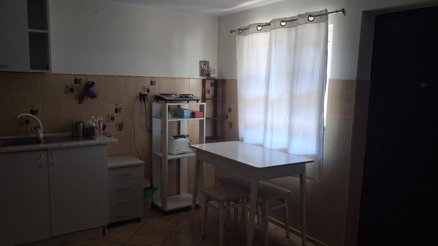 Casă individuală cu 2 camere cu Canalizare în Bucești