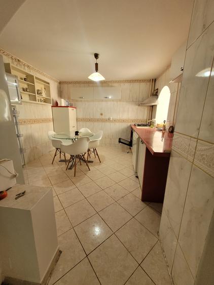 Apartament cu 2 camere semidecomandat în Obor