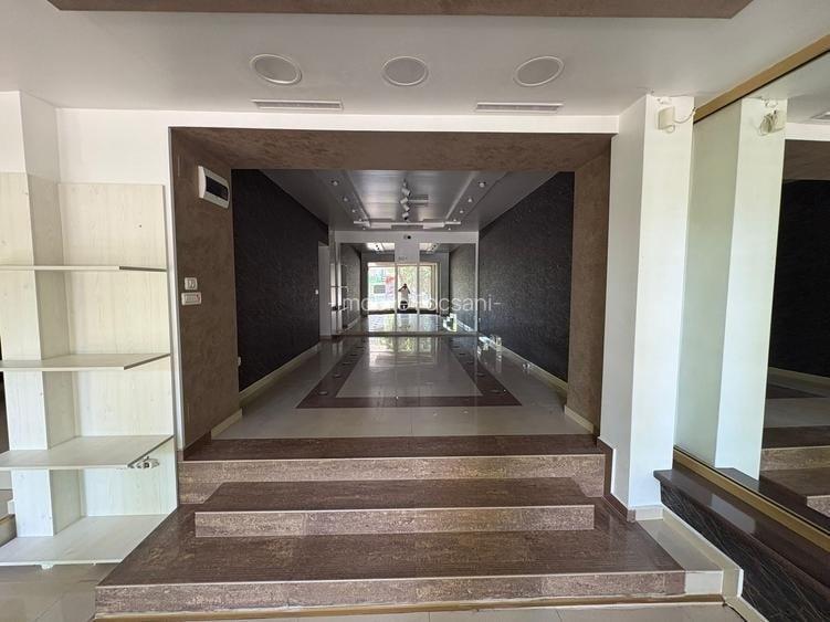 Spațiu comercial, de 90 mp, în Central