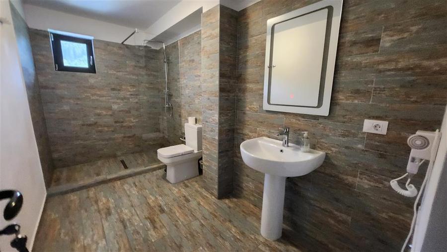 Hotel/Pensiune, de 500 mp, în Voroneț