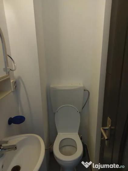 Apartament cu 3 camere decomandat în Ștefan cel Mare