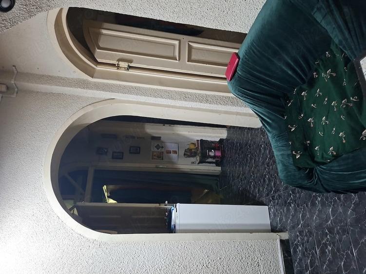 Apartament cu 3 camere decomandat în Tineretului
