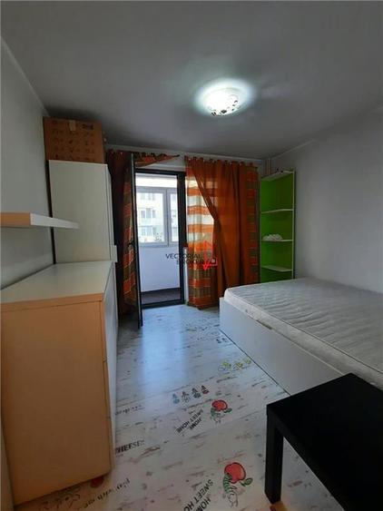 Apartament cu 3 camere decomandat în Pantelimon
