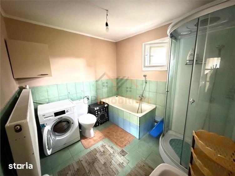 Casă cu 4 camere cu Teren 1081 Mp în Girișu de Criș