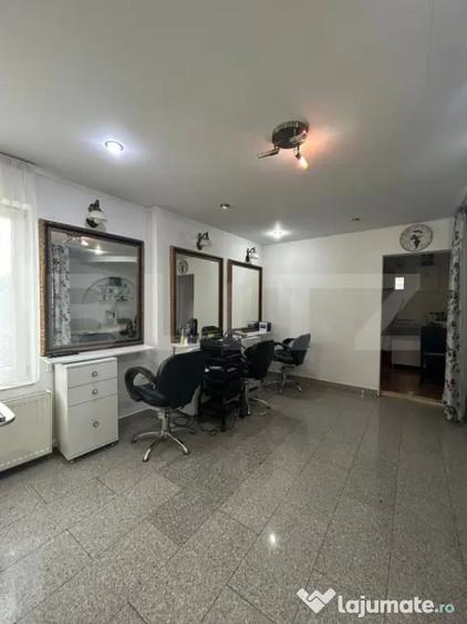 Apartament cu 5 camere decomandat în Central