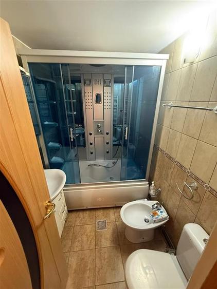 Apartament cu 2 camere decomandat, mobilat în Nicolina