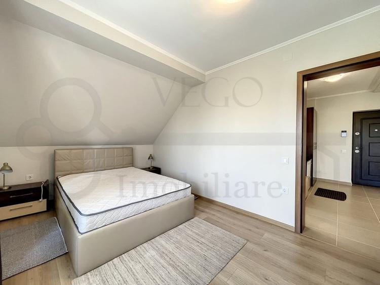Apartament cu 3 camere semidecomandat, mobilat în Zorilor