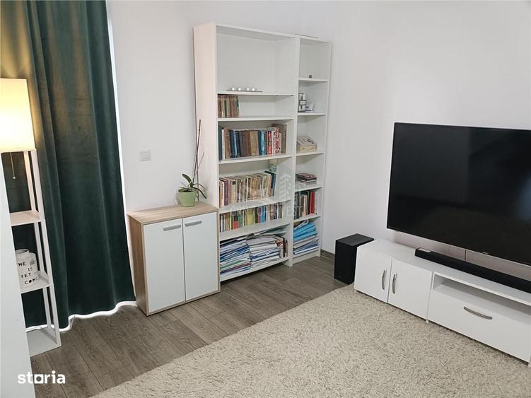 Apartament cu 3 camere, mobilat în Central