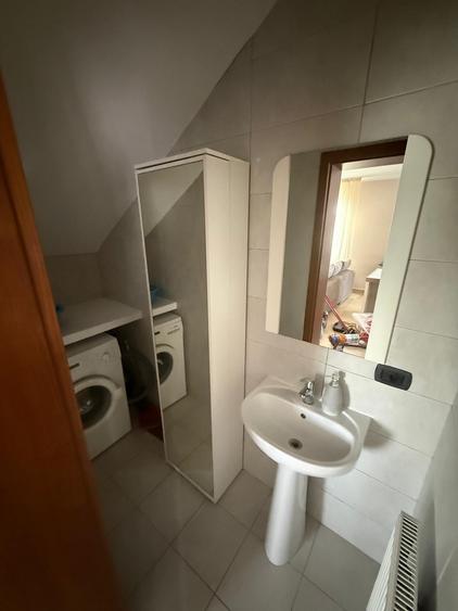 Apartament cu 3 camere decomandat în Dumbrăvița