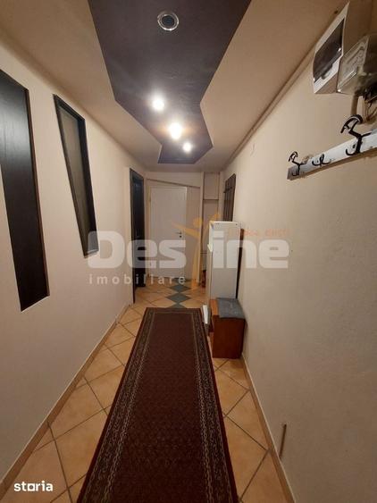 Apartament cu 4 camere decomandat în Girocului