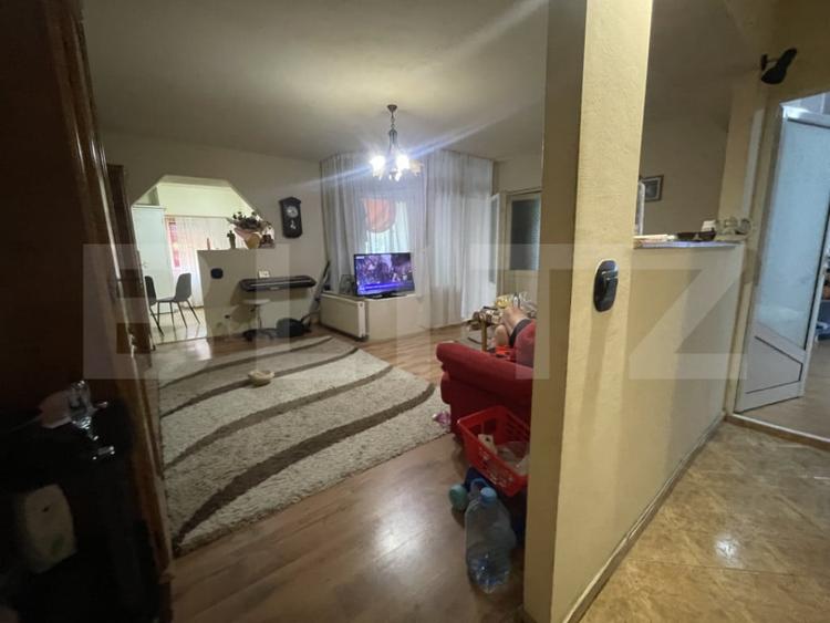 Apartament cu 3 camere decomandat în Central