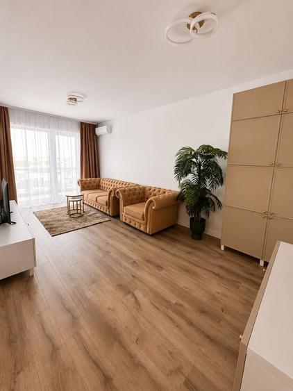 Apartament cu 3 camere decomandat în Lotus