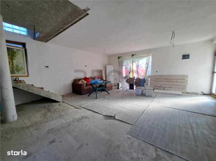 Casă cu 4 camere cu Teren 1276 Mp în Lugașu de Sus