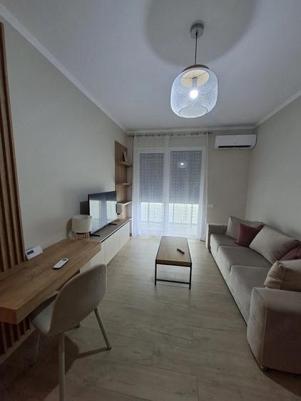 Apartament cu 2 camere decomandat în Giroc