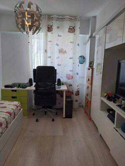 Apartament cu 3 camere de vanzare - 2