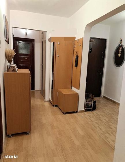 Apartament cu 4 camere decomandat în 1 Mai