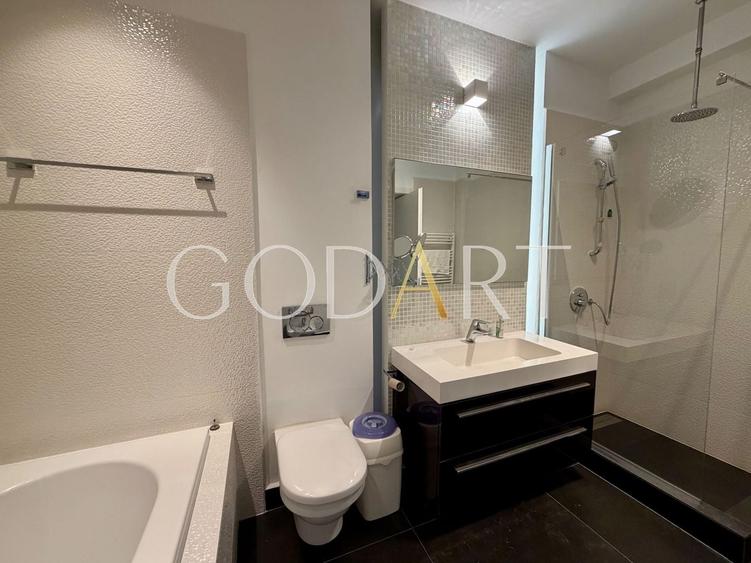 Apartament cu 5 camere semidecomandat, mobilat în Șoseaua Nordului