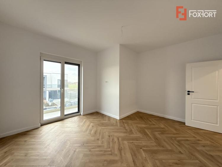 Duplex cu 4 camere cu Teren 325 Mp în Covaci