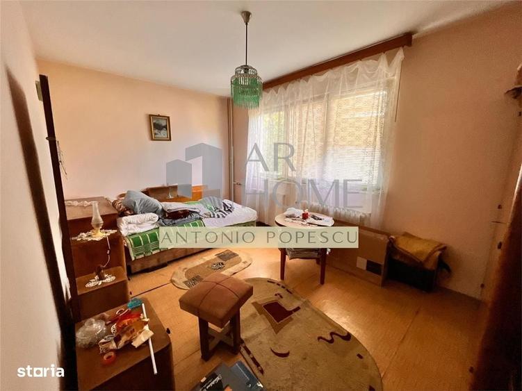 Apartament cu 3 camere semidecomandat în Lipănești