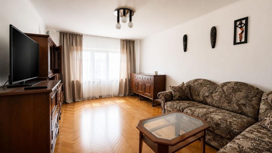 Apartament cu 3 camere decomandat în Lipovei