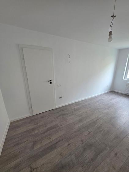 Apartament cu 3 camere decomandat în Dristor