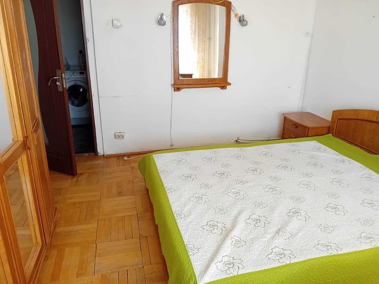 Apartament cu 4 camere decomandat în Exterior Vest