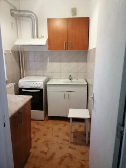 Garsonieră semidecomandată în Lunei