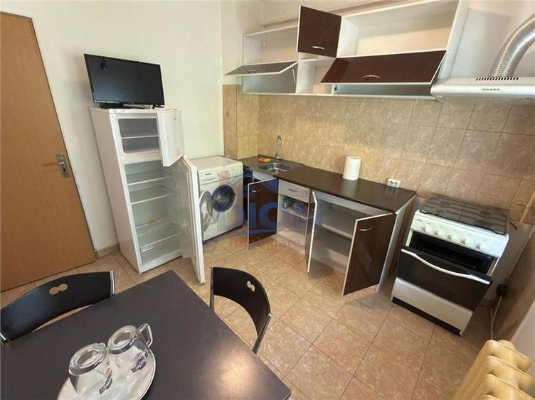 Garsonieră decomandată în Vitan