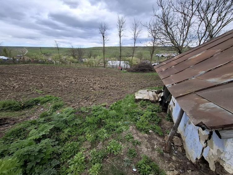 Casă cu 2 camere în Mateieni