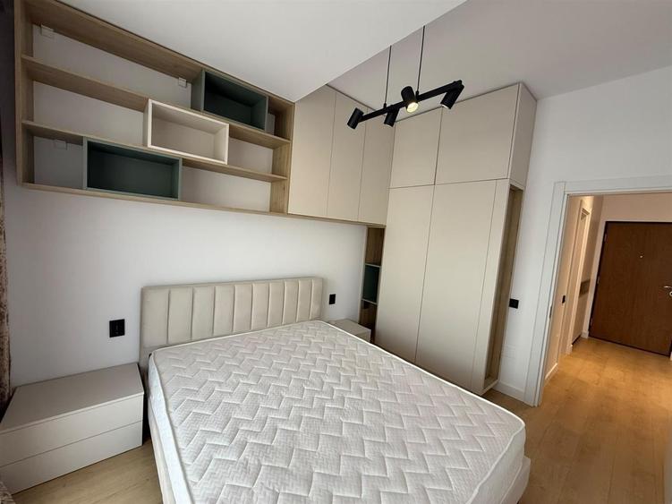 Apartament cu 2 camere semidecomandat, mobilat în Florești