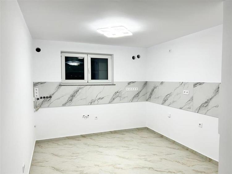 Apartament cu 3 camere decomandat în Hipodrom 4