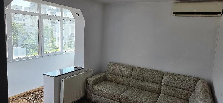 Apartament cu 3 camere decomandat în 22 Decembrie 1989