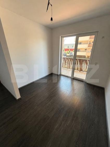 Apartament cu 3 camere decomandat, mobilat în Sud