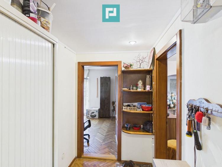 Apartament cu 3 camere decomandat, mobilat în Rogerius