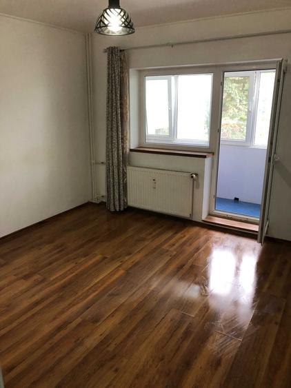 Apartament cu 3 camere decomandat în Dristor