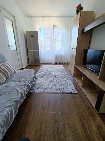 Apartament cu 2 camere semidecomandat în Popoveni