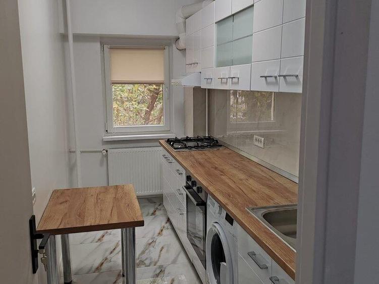 Garsonieră decomandată, mobilată în Tei