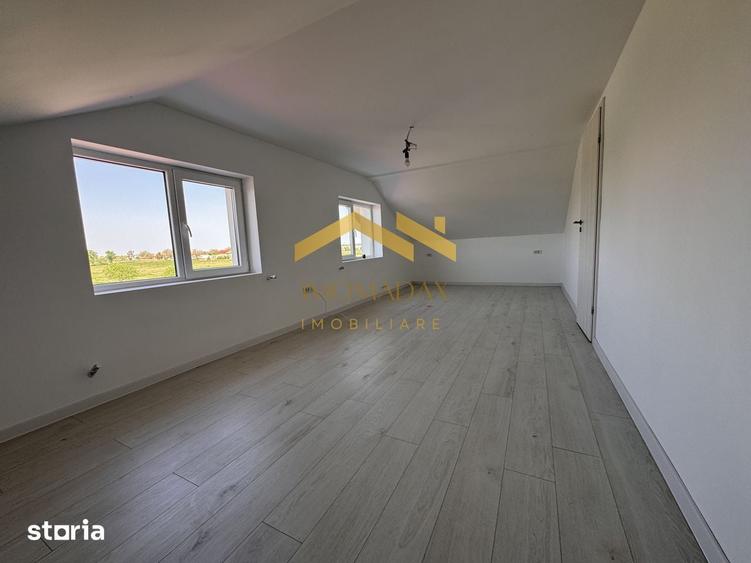 Casă cu 5 camere cu Teren 400 Mp în Bucovăț