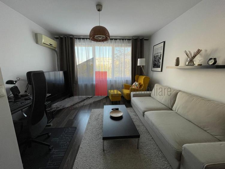 Apartament cu 2 camere decomandat, mobilat în Sala Palatului