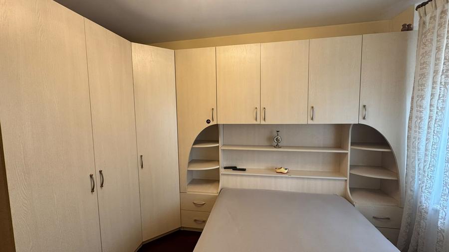 Apartament cu 3 camere decomandat în Decebal