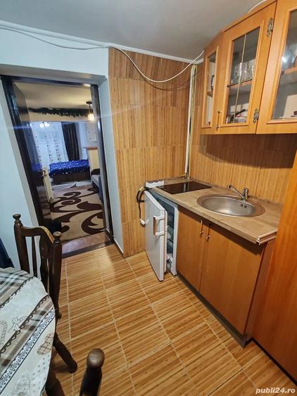 Apartament cu 3 camere semidecomandat în Central