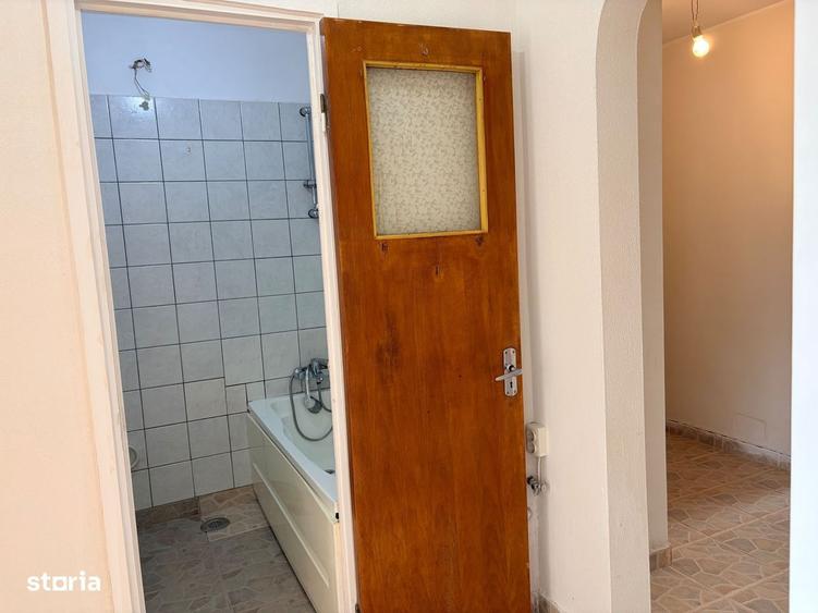 Apartament cu 3 camere decomandat în Politehnica