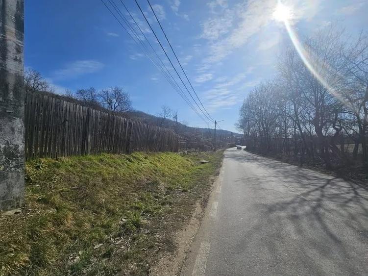 Casă cu 2 camere în Boteni