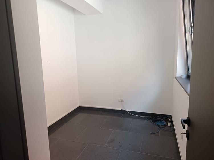 Spațiu comercial, de 280 mp, în Central