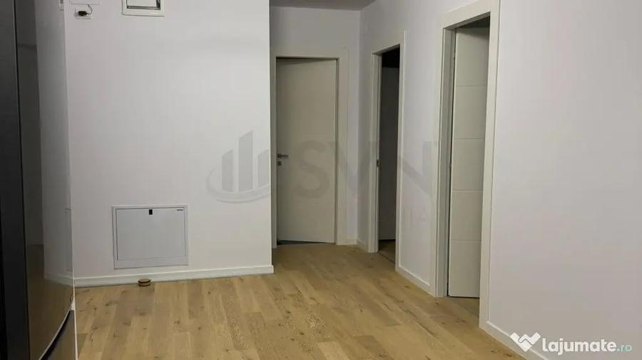Apartament cu 3 camere semidecomandat în Crângași