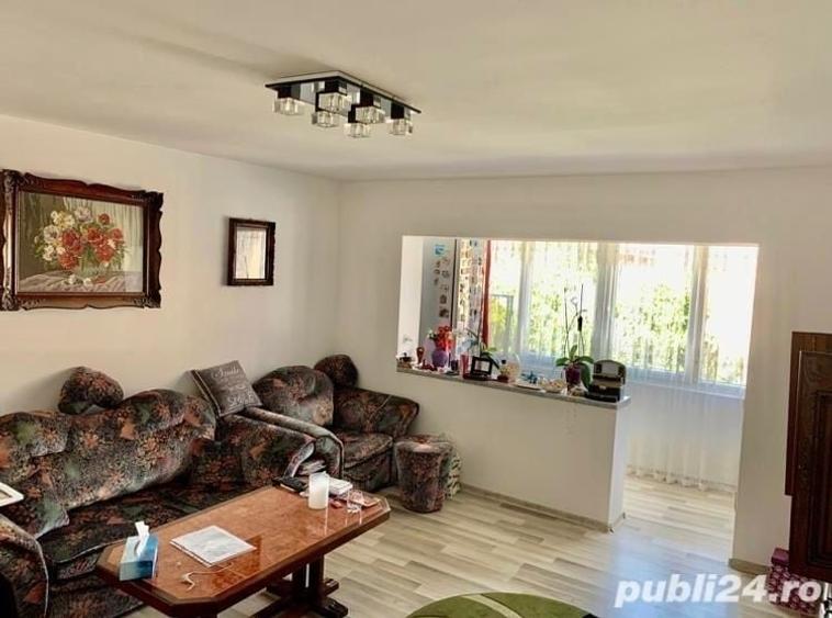 Apartament cu 3 camere decomandat în Lunei