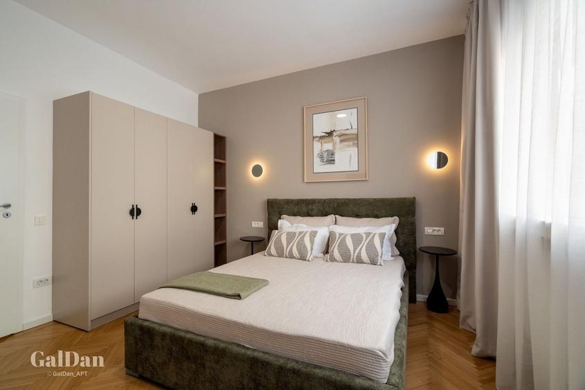 Apartament cu 5 camere în P-ța Universității