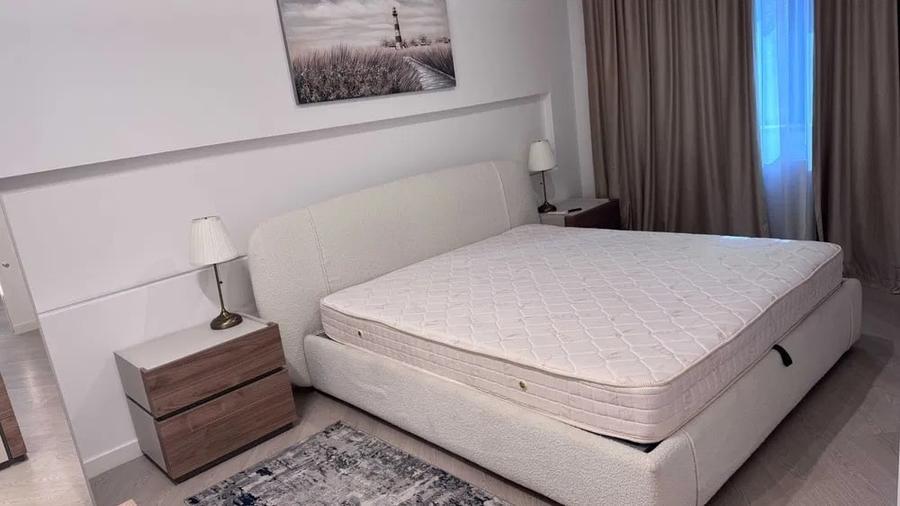 Apartament cu 3 camere semidecomandat, mobilat în Pipera