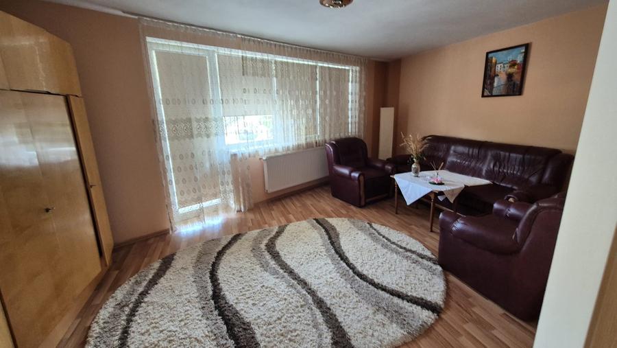 Casă individuală cu 5 camere cu Teren 912 Mp în Cetate