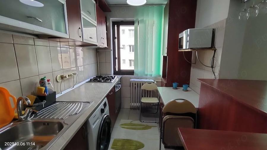 Apartament cu 3 camere semidecomandat în Dristor